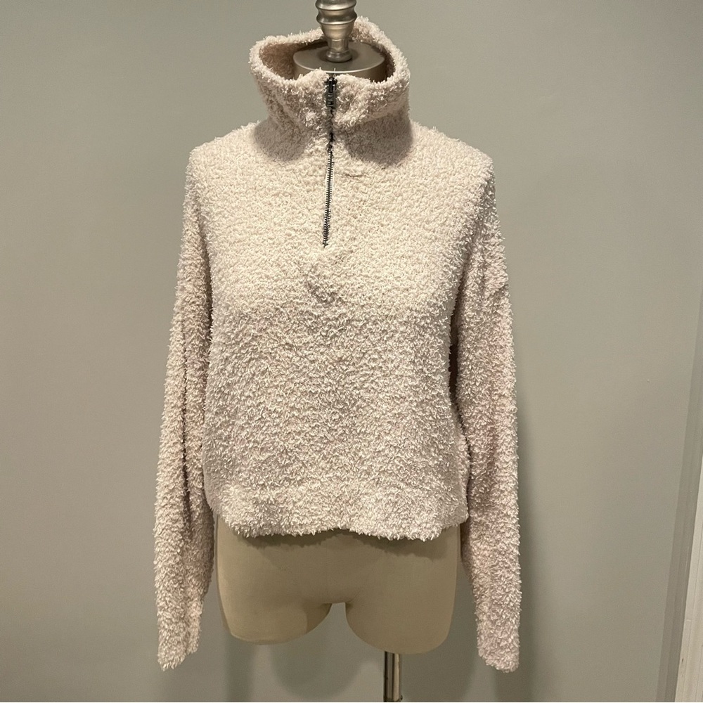 Hollister cream 1/4 zip fuzzy sweater size S
